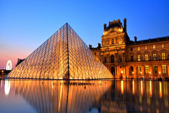 Tham quan Bảo tàng Louvre miễn phí trong COVID-19