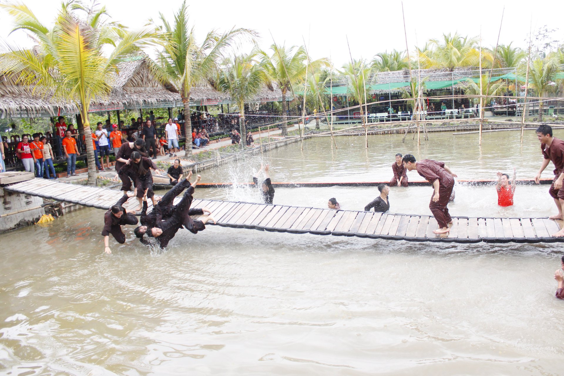 Dịp lễ 30-4, 1-5: Lượng du khách và giá tour tăng mạnh