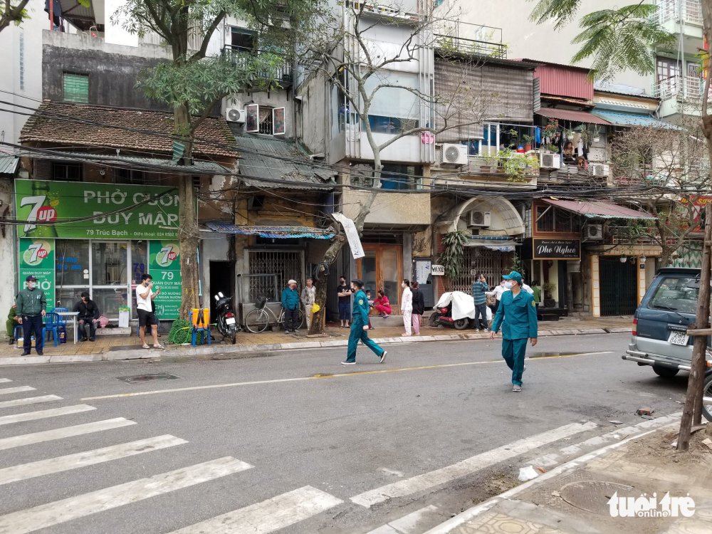 TSTtourist-ha-noi-nghien-cuu-mo-pho-am-thuc-ket-hop-di-bo-gan-pho-truc-bach-1