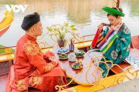 Ngắm hoa ngô đồng và thưởng thức trà sen trong Hoàng cung Huế