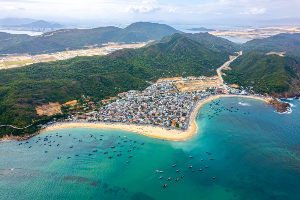 TSTtourist-bien-dao-quy-nhon-tu-tren-cao-11