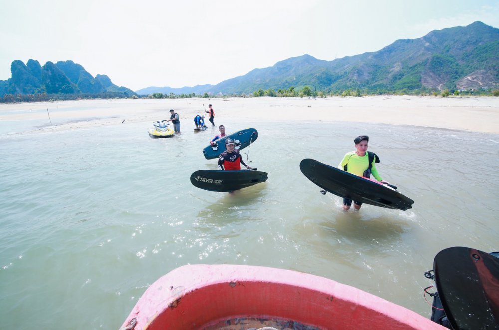 TSTtourist-hon-beo-co-hoang-so-giua-vinh-bai-tu-long-6