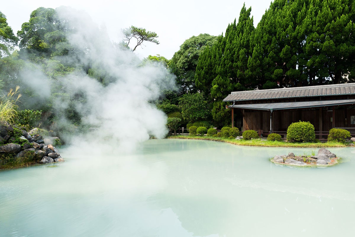 Vì sao văn hóa onsen trở thành biểu tượng lối sống Nhật Bản?