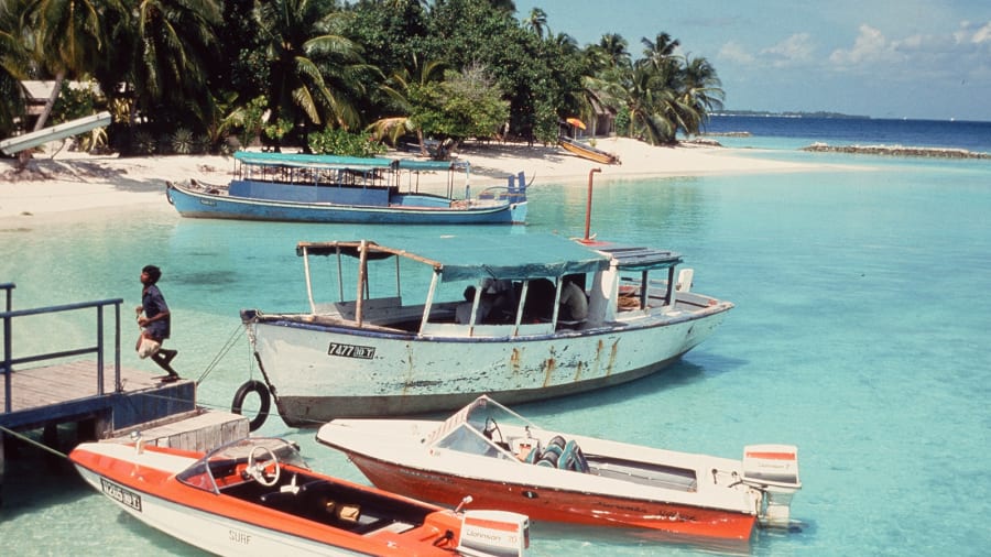 TSTtourist-maldives-trong-the-nao-truoc-khi-qua-bom-du-lich-ap-den-2