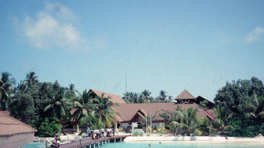 TSTtourist-maldives-trong-the-nao-truoc-khi-qua-bom-du-lich-ap-den-3