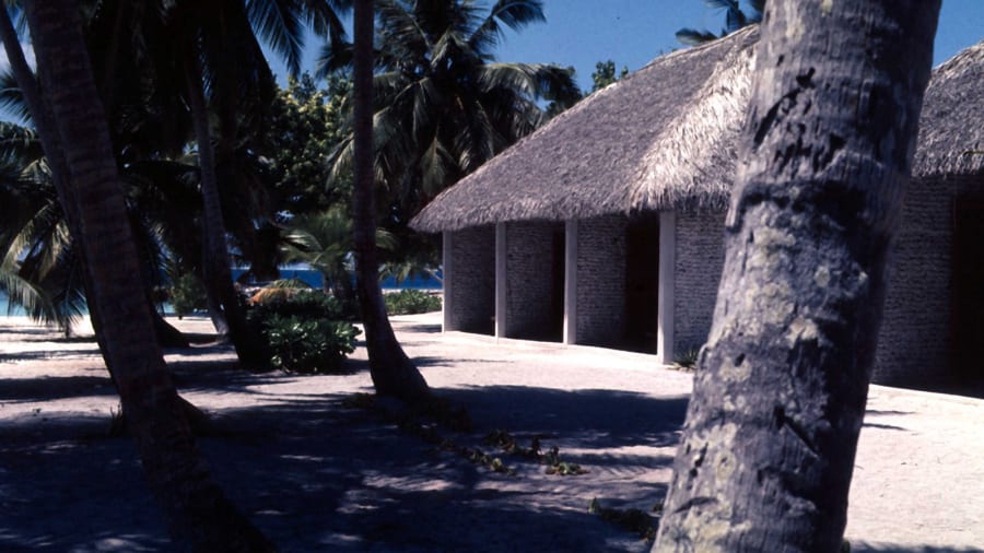 TSTtourist-maldives-trong-the-nao-truoc-khi-qua-bom-du-lich-ap-den-6
