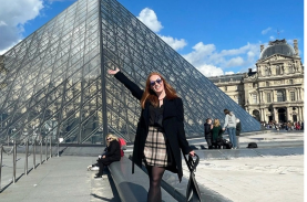 Người Mỹ đổ xô mua đồ hiệu, du lịch châu Âu khi đồng euro giảm