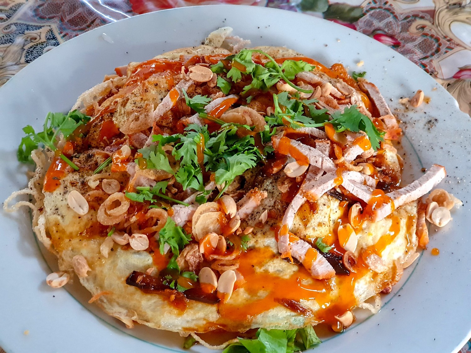 Pizza hủ tiếu lạ miệng ở Cần Thơ