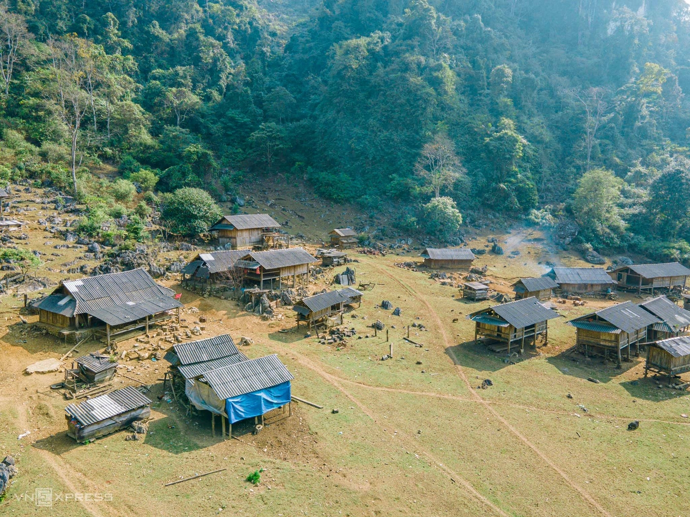 Hang Táu 'nguyên thủy' ở Mộc Châu