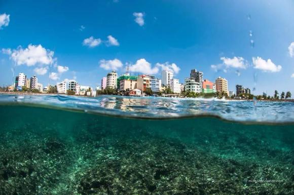 Maldives và nhiều đảo quốc tiến thoái lưỡng nan vì biến đổi khí hậu