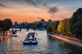 Paris lên kế hoạch làm sạch sông Seine cho khách tắm