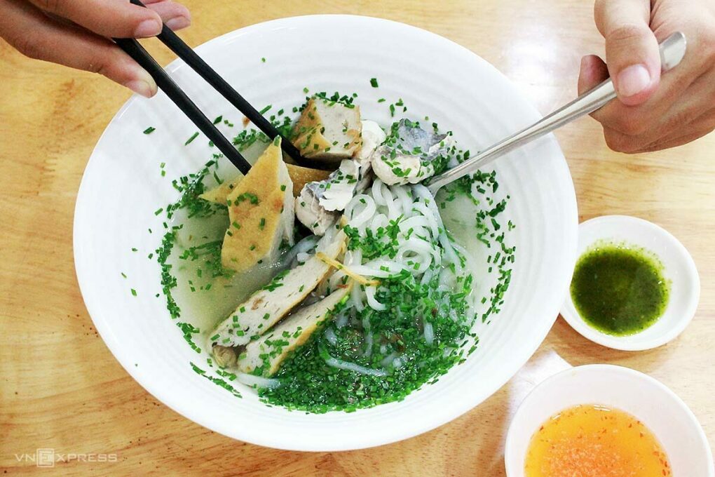 Bánh canh hẹ Phú Yên ở Sài Gòn