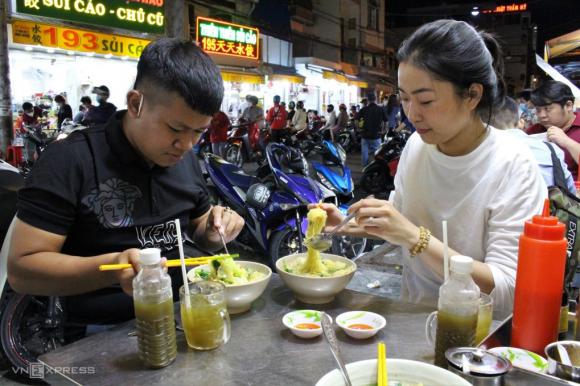Góc nhìn người nước ngoài về ẩm thực đường phố Việt