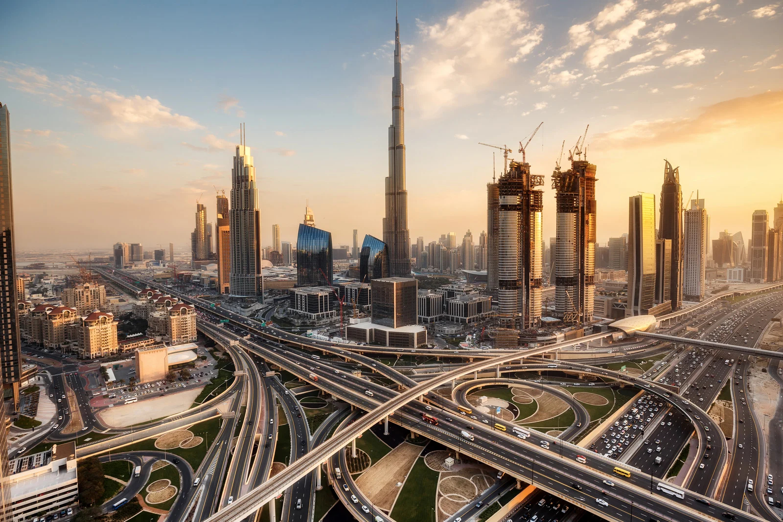 Dubai hiện đại với mạng lưới giao thông chằng chịt